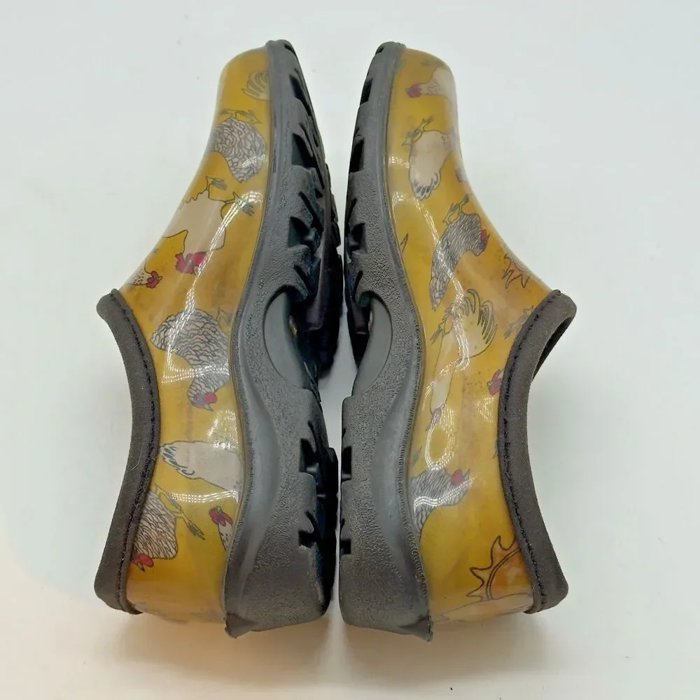 Sloggers Rain & Garden Shoes Women's 7 Waterproof Slip On Yellow Chicken Print